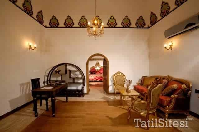 Çeşme Kanuni Kervansaray Historical